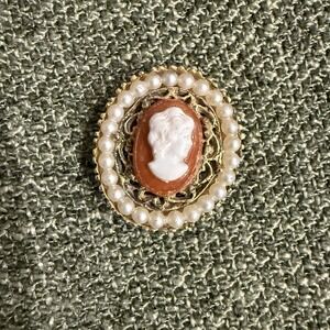 Vintage Cameo Scarf Clip Slide Buckle Gold Tone Filigree Faux Pearl Oval 1"
